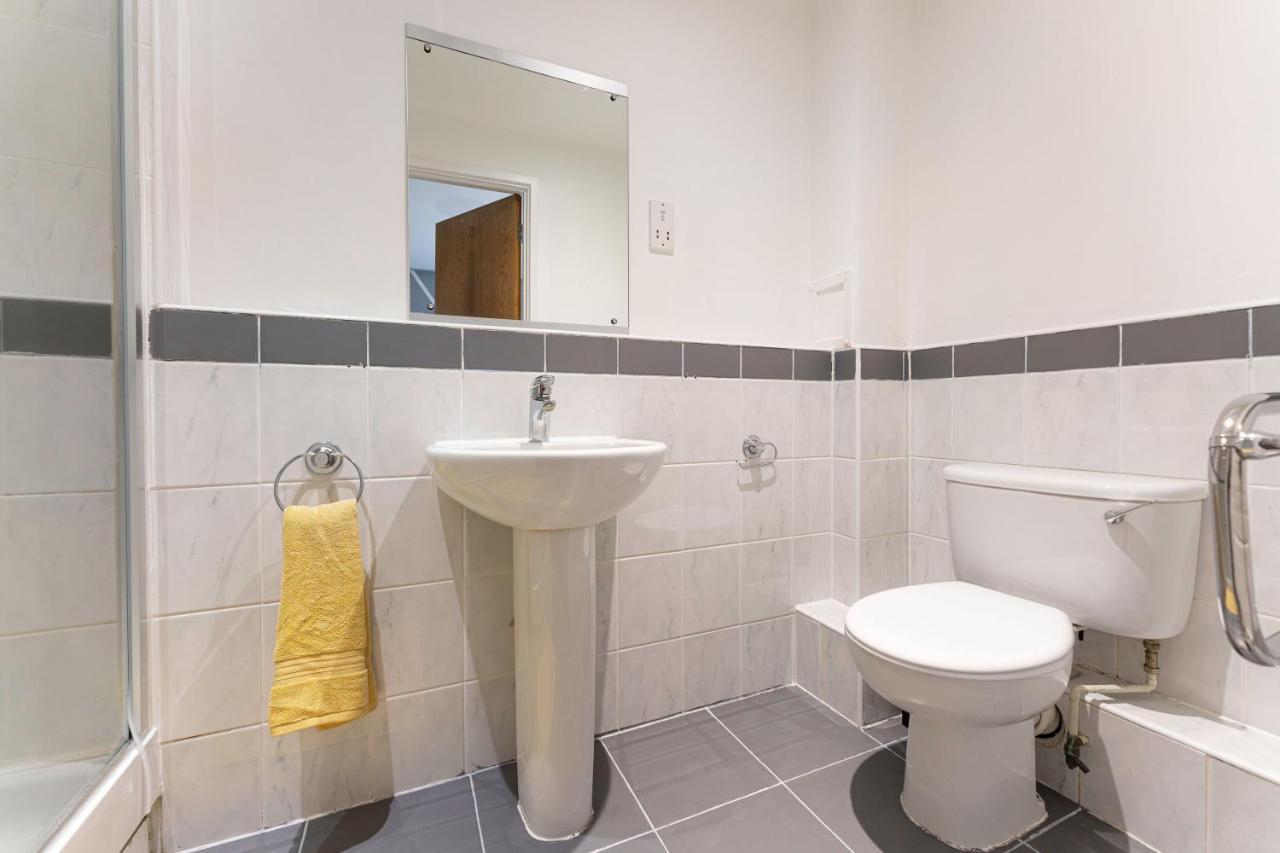 Riley House Spacious City Apartment Coventry Exterior photo