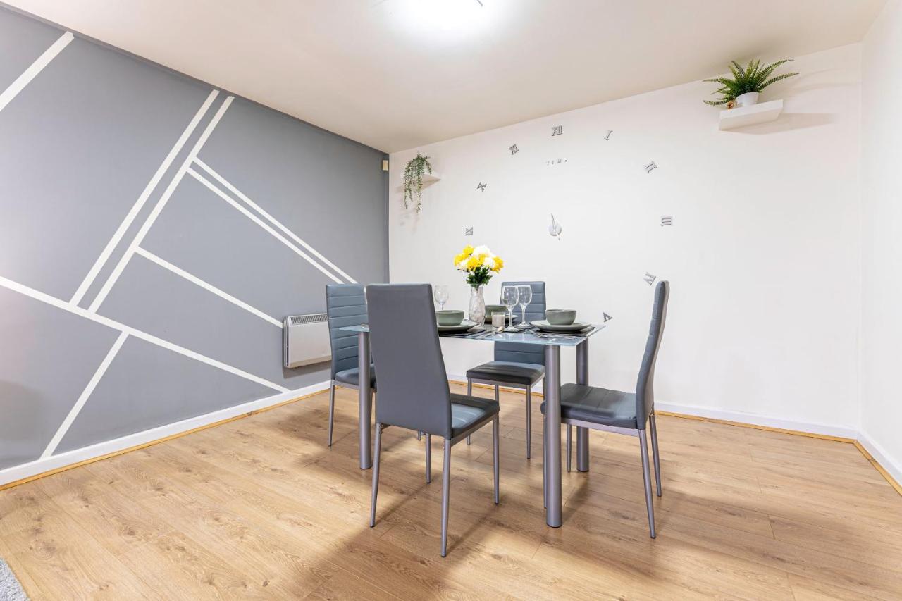 Riley House Spacious City Apartment Coventry Exterior photo