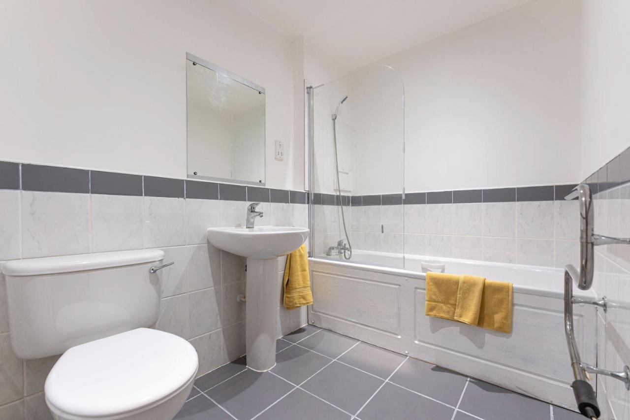 Riley House Spacious City Apartment Coventry Exterior photo