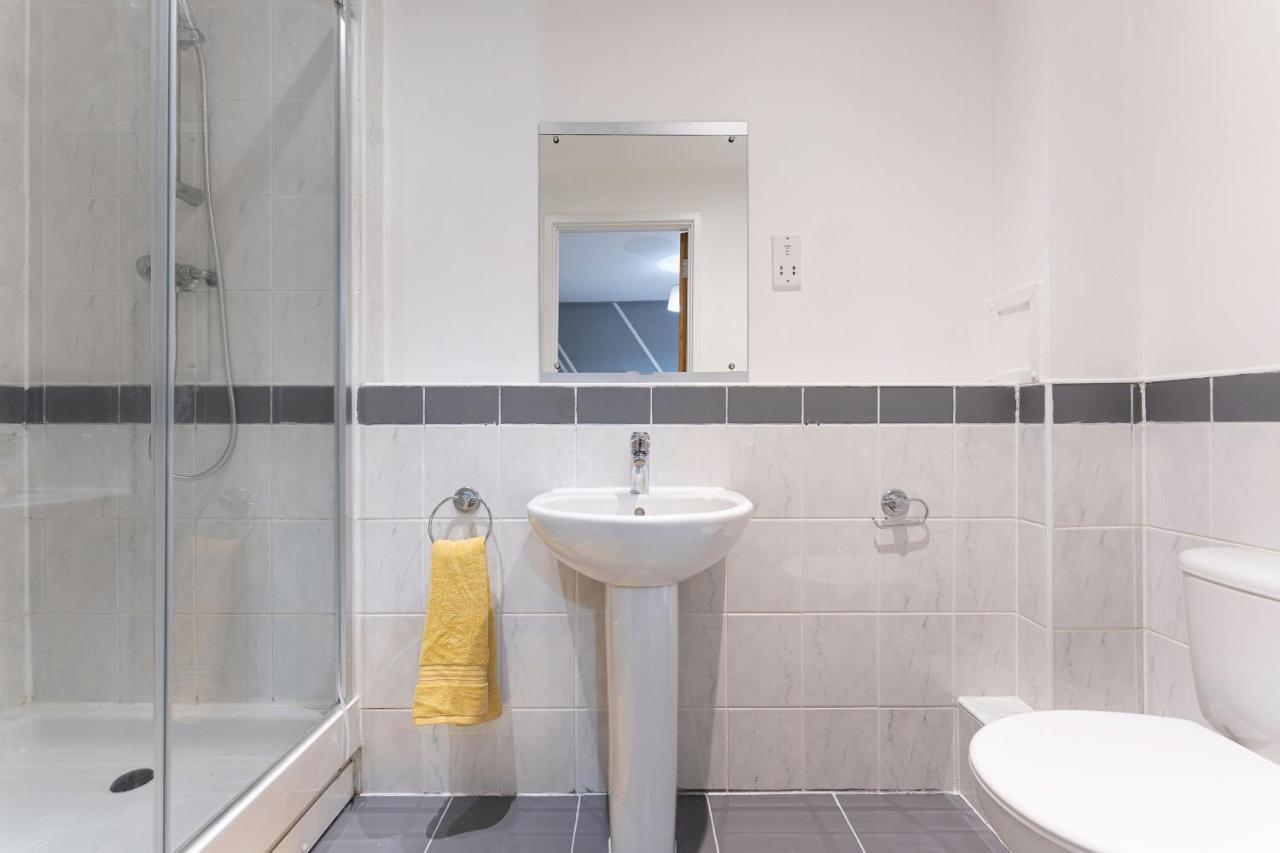 Riley House Spacious City Apartment Coventry Exterior photo
